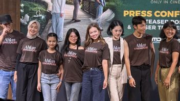 Main Film “<i>Ahlan Singapore</i>”, Rebecca Klopper Sempat Ragu Pakai Hijab