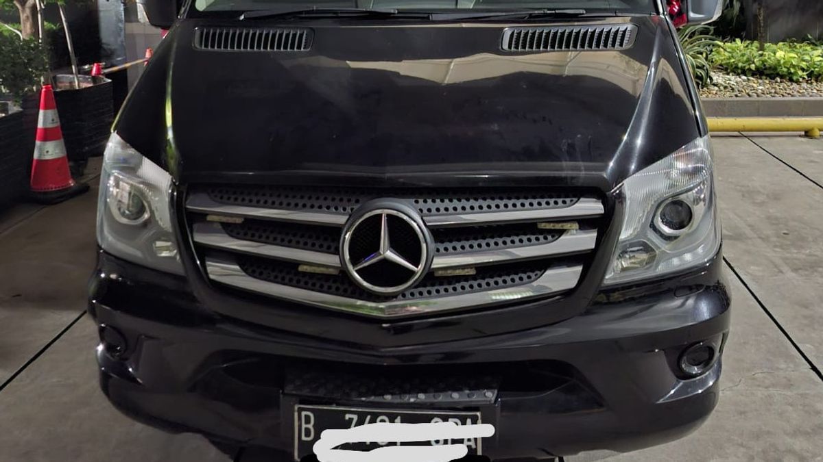 KPK Sita Mobil Mercedes Benz Sprinter Milik SYL, Diduga Terkait Dugaan Pencucian Uang