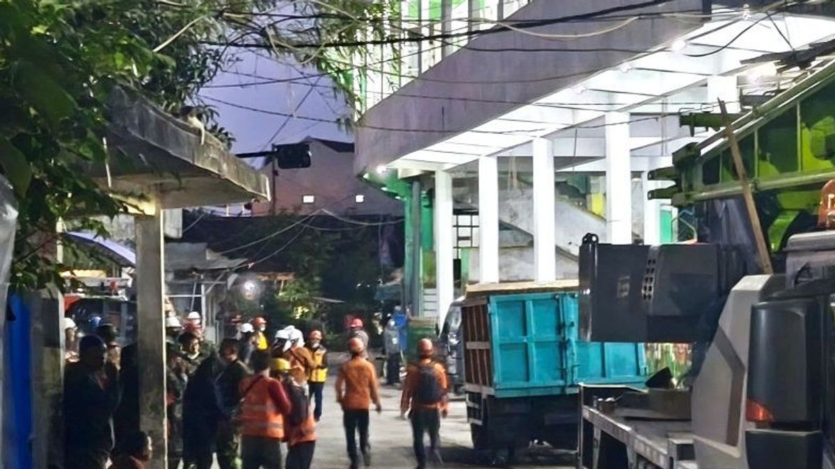 巴萨纳斯在Ponpes Al Khoziny发现了3具尸体