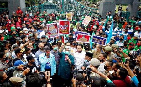 Bupati Bogor Temui Ribuan Pendemo: Saya Akan Dukung Perjuangan Buruh