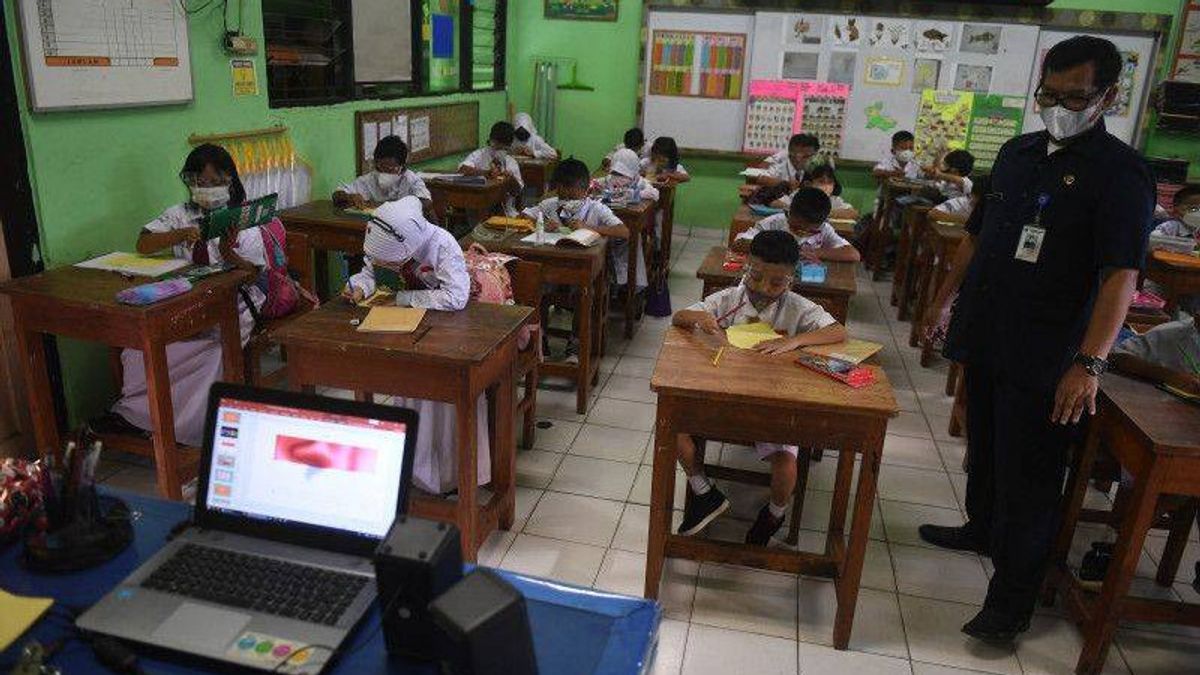 Teacher Expels Student In Samarinda Due To Not Having A Cellphone, Police Reach Out