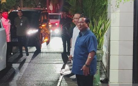 Timbulkan Spekulasi, Prabowo Dinilai Perlu Jaga Jarak dengan Jokowi