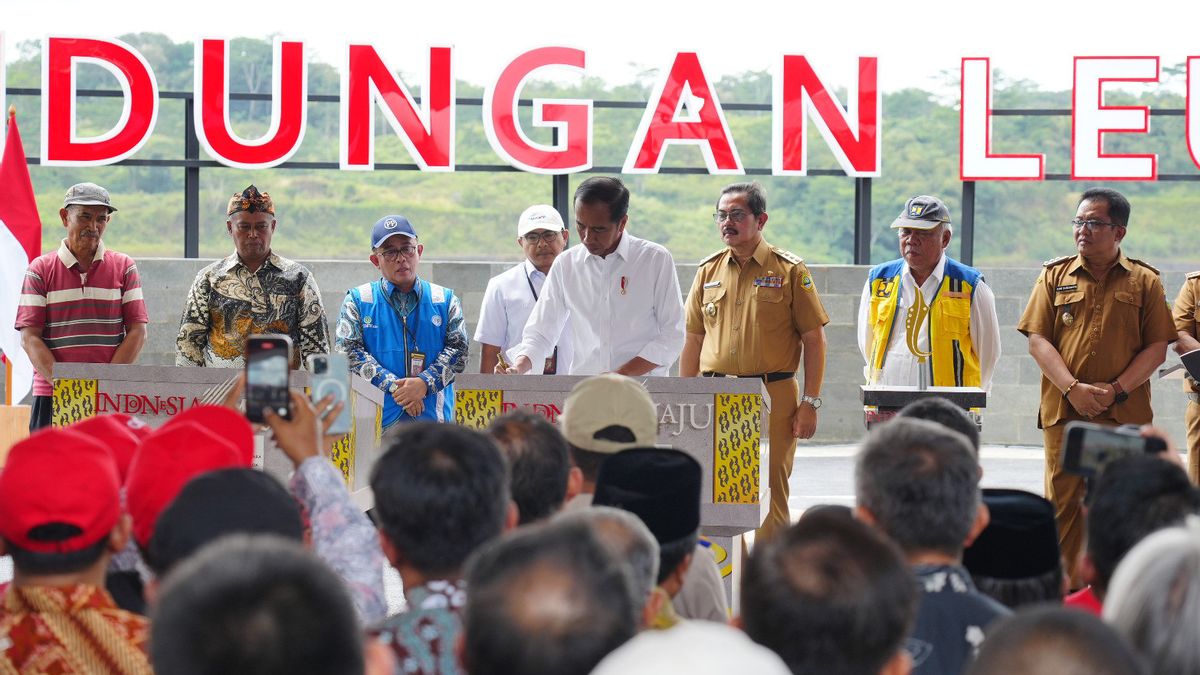 President Jokowi Inaugurates The Leuwikeris Dam For The National Strategic Project In West Java, Which Is Worked On By PTPP