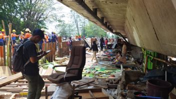 建物は、アンタン山のカフェのオーナーは数千万人を失い、お金を見つけるには、他の場所について混乱しているサトポルPPを取り壊した