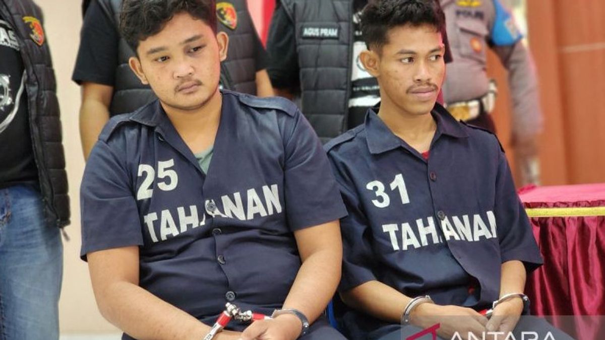 Tangan Diborgol, Begini Tampang Lemas 2 Begal yang Beraksi di Semarang