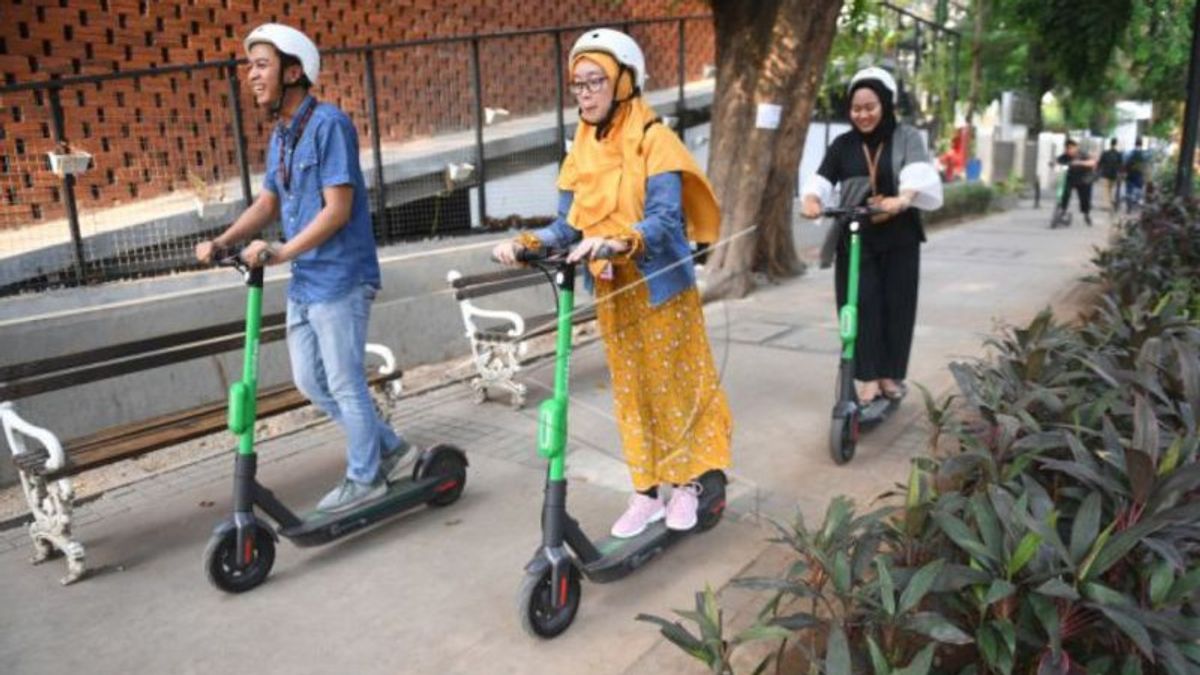 在这2周内，日惹市政府希望内政部关于电动滑板车运营的便利化将完成。