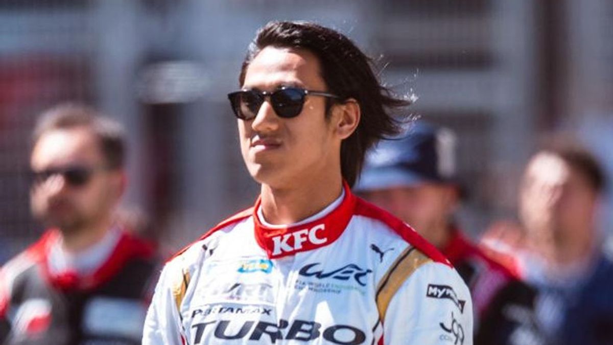 A Series Of Achievements Sean Gelael, Indonesian Young Drivers Who Appeared With Valentino Rossi