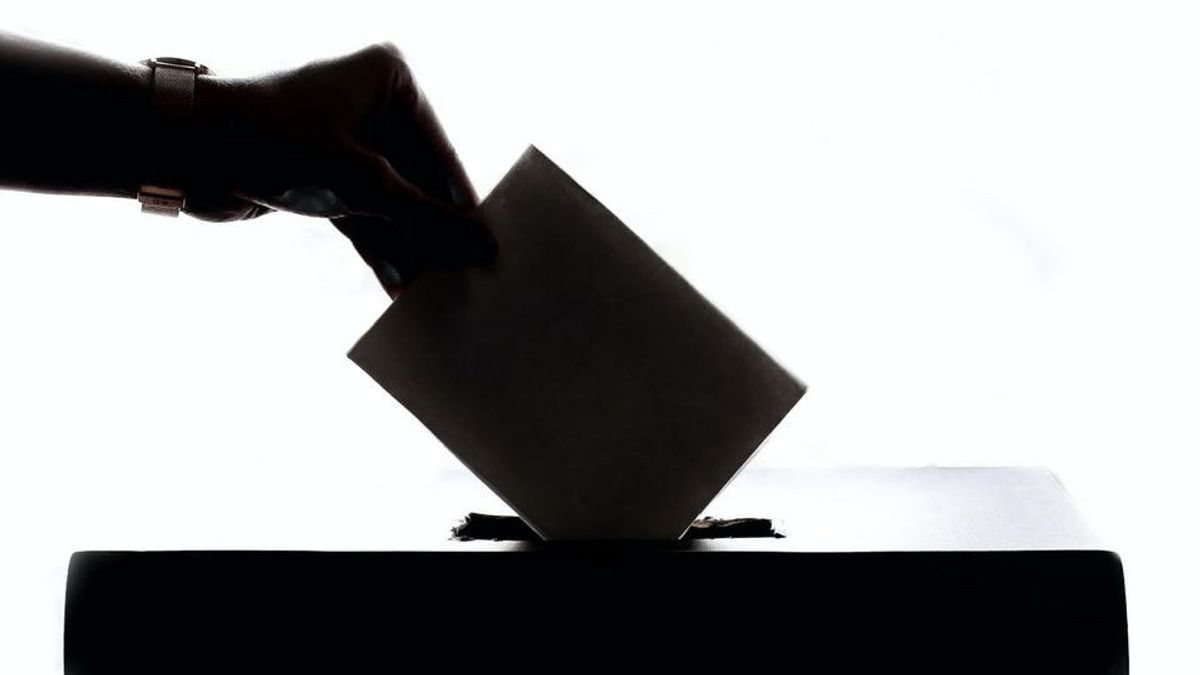 Komisi II DPR: Tidak <i>Deadlock</i>, Keputusan Hari Pencoblosan Pemilu 2024 Hanya Perlu Sinkronisasi