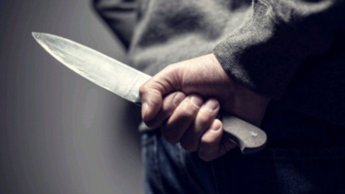 Man Stabbed By His Co-workers Because The Perpetrators Often Disrupt The Perpetrators To The Leaders