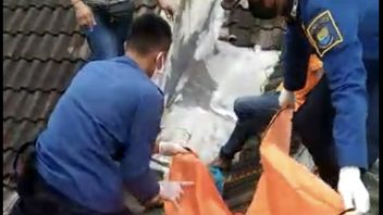 إصلاح السقف الفولاذي الخفيف لمنزل الجيران ، قتل رجل في تانجيرانج بصدمة كهربائية