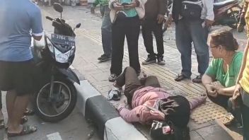 Doubts Crossing The Road, Women's Motorists Are Hit And Unconscious