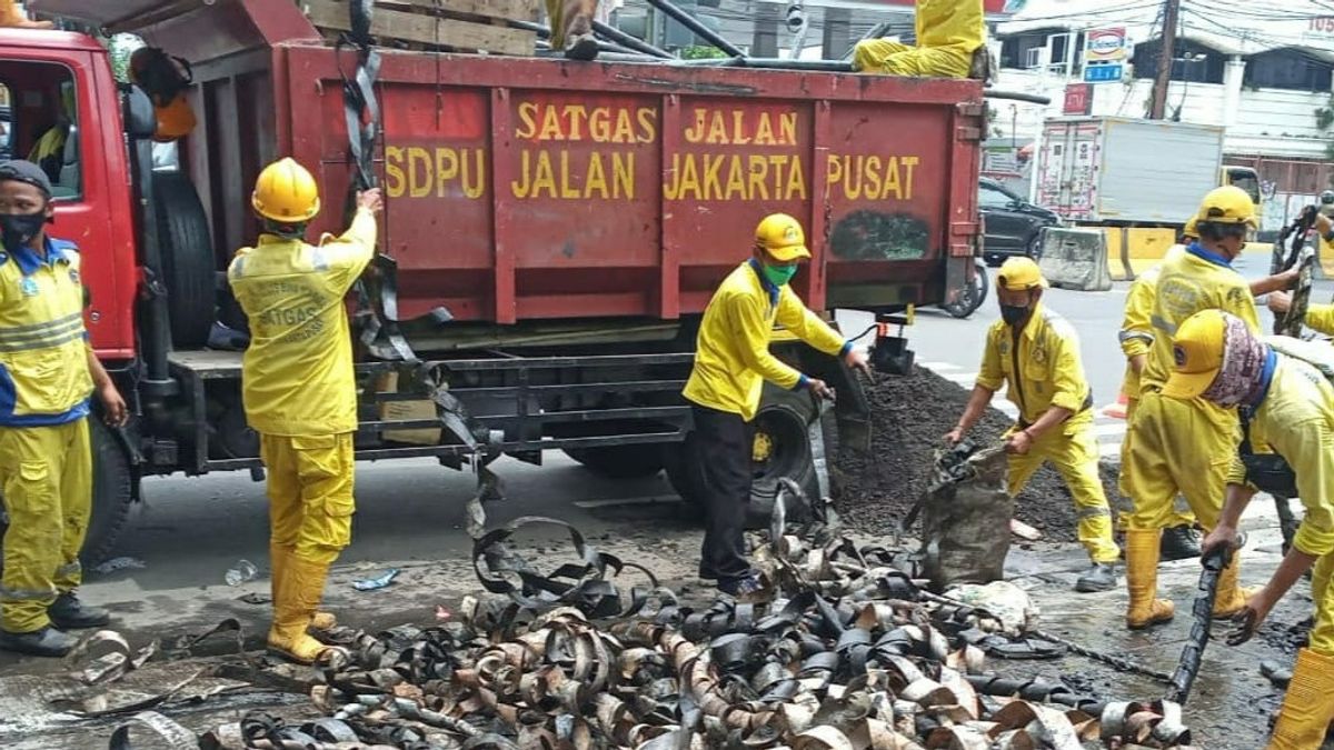 Cable Skin Garbage Piles Up In Sewers, Binamarga Sub-dept. Task Force: This Is Like Ahok's Administration, Exactly…