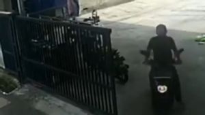 Pura-pura Ikut Salat Dzuhur, Pria Ini Malah Curi Motor di Parkiran Masjid 