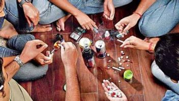 Une fête de drogue présumée, cinq policiers arrêtés au dépôt : Propam en cours d’examen