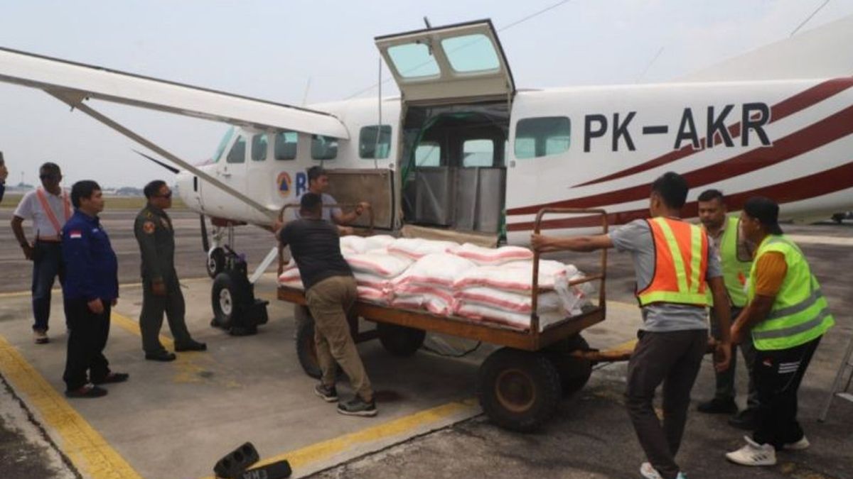    Operasi Modifikasi Cuaca di Riau Sudah Semai 14 Ton Garam