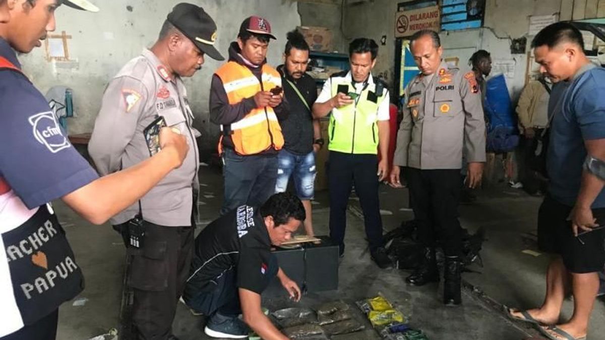 The Jayawijaya Papua Police Thwarted The Smuggling Of 2 Kg Of Marijuana In The Speaker's Box Via The Plane's Cargo