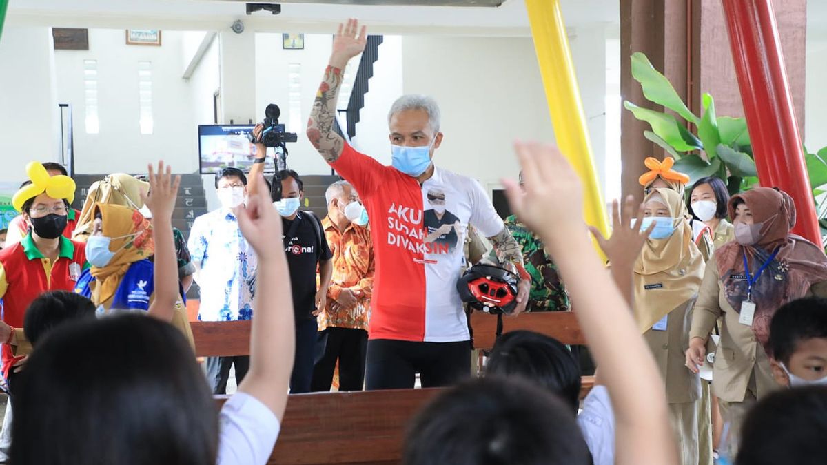 Ganjar Pranowo要求中爪哇的所有地区在儿童疫苗接种数量方面相互合作