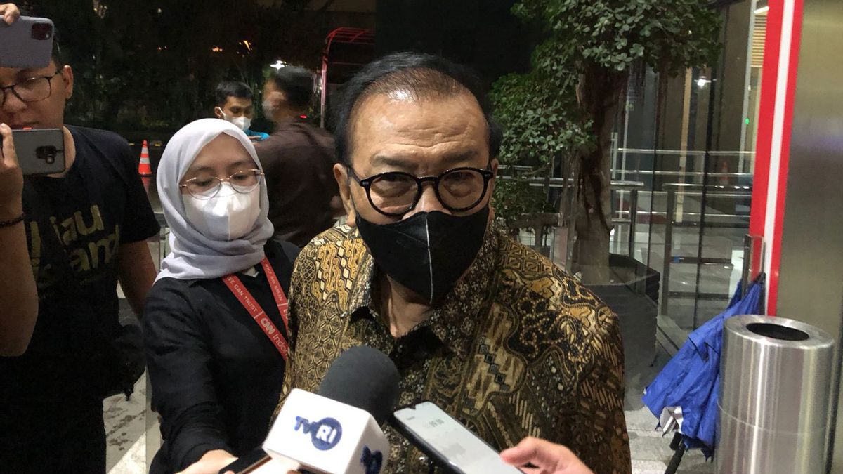 作为东爪哇省财政援助贿赂案的证人，KPK要求Soekarwo解释州长条例