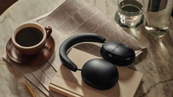 Headphone Premium Sonos Ace Resmi Diluncurkan