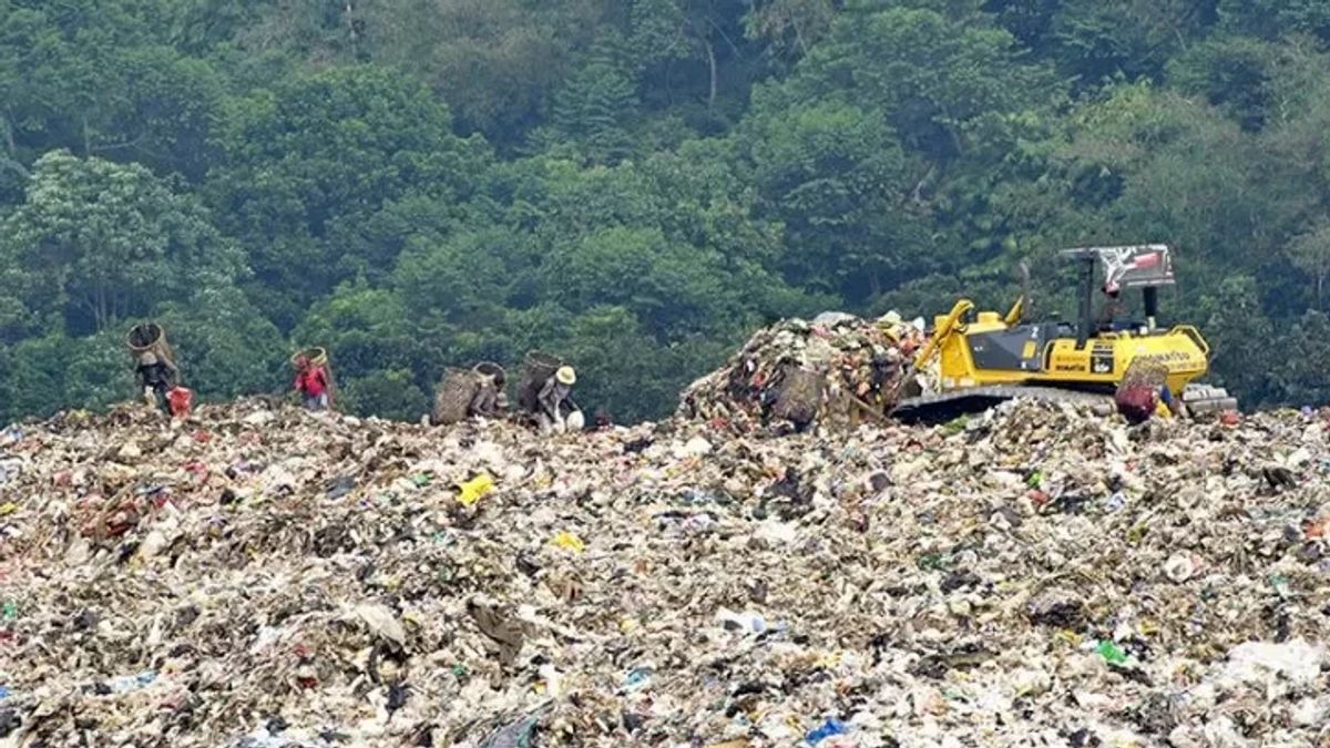 Pekanbaru City Produces 750 Tons Of Garbage Per Day