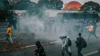 Pakai Pasta Gigi Tidak Efektif, Ini Cara yang Disarankan Dokter untuk Atasi Efek Gas Air Mata