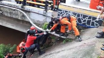 Bocah yang Tenggelam di Kali Ciliwung, Ditemukan di Jembatan Halimun Menteng, 14 Kilometer dari Kramat Jati