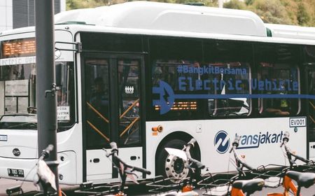 Tanda Tangani MOU, Transjakarta Bakal Sediakan Angkutan untuk Penumpang Kereta Cepat Jakarta-Bandung di Stasiun Halim