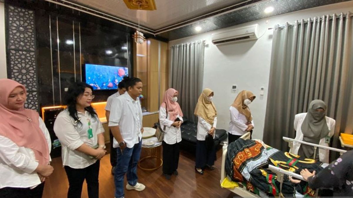 L’équipe de médecins de l’hôpital Sungailiat Bangka a découvert la maladie de Kawasaki à Balita