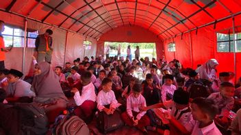 BNPB Dirikan Sekolah Darurat di Aceh, Siswa Korban Banjir Kembali Belajar di Bawah Tenda 