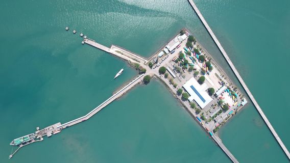 ASDP在修复后重新运营Bajoe港移动桥