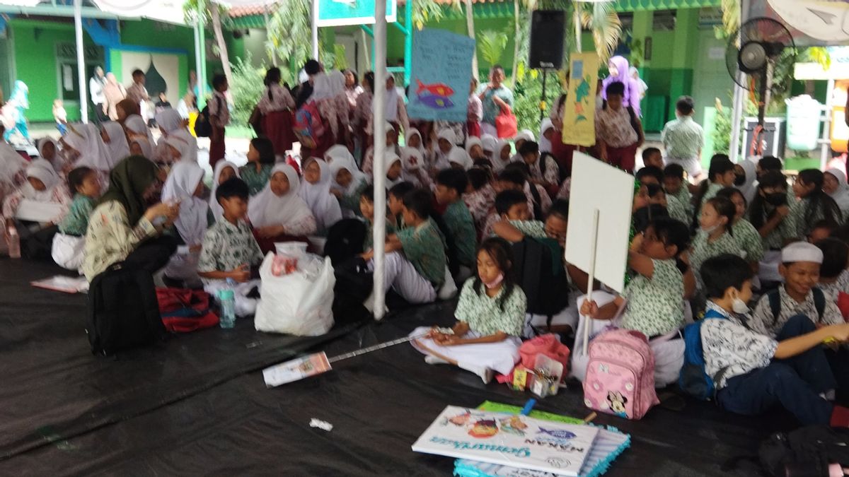 Central Jakarta City Government Intensifies The Culture Of Eating Fish Among Elementary School Students