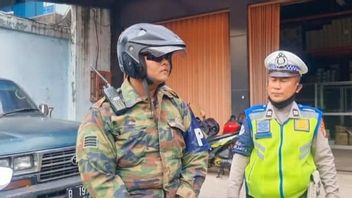 Police Arrest Fake TNI With Military Policeributes And Bring HT, The Motive Makes The Head Shake