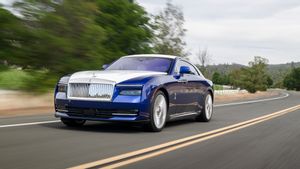 Rolls-Royce Beberkan Strategi Masa Depan, Salah Satunya Pertahankan Mesin V12 Cullinan