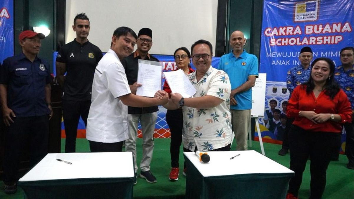 Futsal Lovers Are Given Free School Opportunities