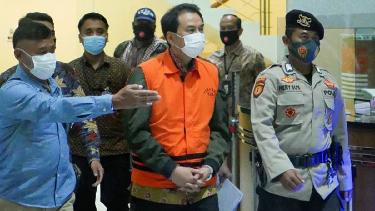 KPK Yakin Buktikan Azis Syamsuddin Beri Suap ke Stepanus 'Makelar Kasus'