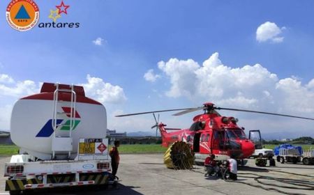 BNPB Kerahkan Heli Water Bombing Tangani Kebakaran TPST Sarimukti