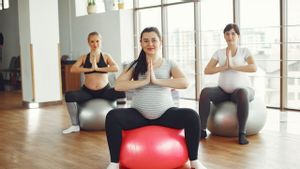 Agar melahirkan Lancar, Ini Manfaat Prenatal Yoga bagi Ibu Hamil