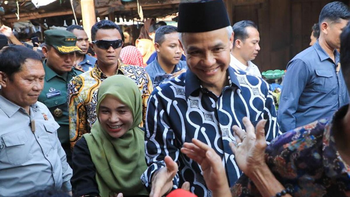 There Was A 'Ganjar Presiden' While Jokowi Was Accompanied By Prabowo To Visit Pekalongan Market