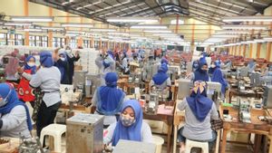 3.355 Karyawan Pabrik Rokok di Mojokerto Terima Bantuan Sosial DBHCHT