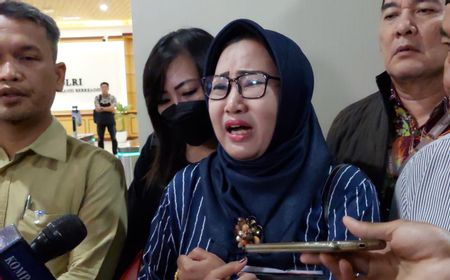 Wanita Teriak Histeris di RDP Komisi III-Kapolri Ternyata Korban Investasi Bodong Modus Budi Daya Lebah