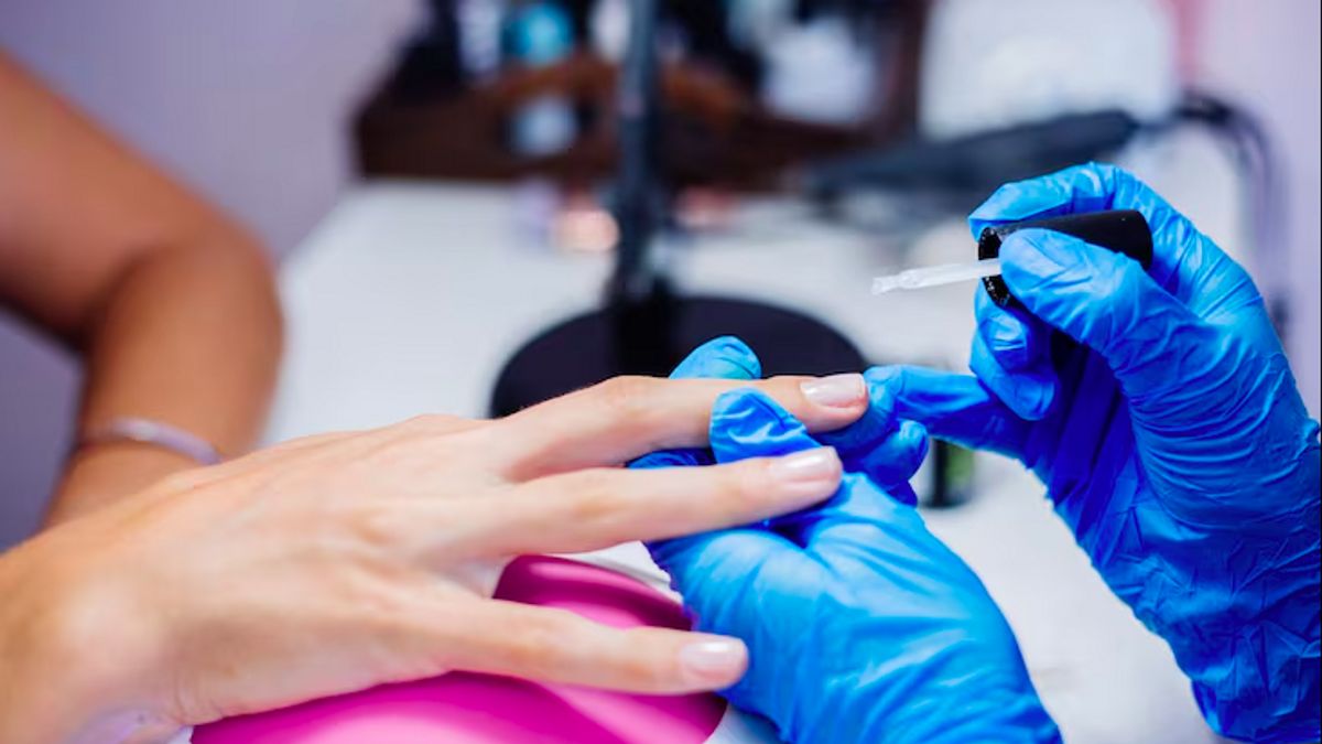 Kuteks Gel Resmi Dilarang di Eropa, Kuku Cantik Ternyata Beracun?