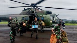 11 Heli Angkut Bantuan ke Lokasi Bencana di Sumatera
