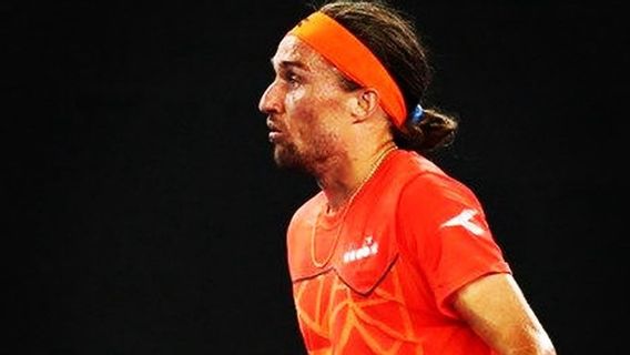 前网球运动员亚历克斯·多尔戈波洛夫（Alex Dolgopolov）加入保卫乌克兰免受俄罗斯入侵的战场：我不是兰博，但我对枪支感到满意