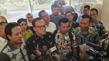 Prabowoが副大臣を平手打ちし首を絞める問題でボランティアらが３人を取り締まる