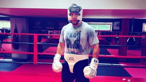 Membawa Singa Putih, Mahmoud Charr Kembali Tantang Tyson Fury: Saya Sudah Tak Sabar Ingin Memukul Wajahmu