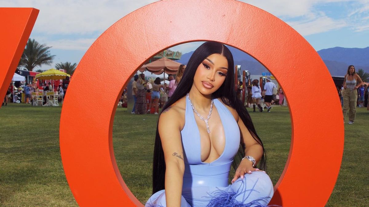 Cardi B Tak Bersalah Asal Penyerangan Penjaga Keamanan