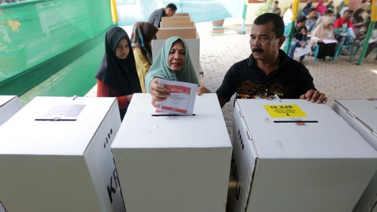 Temanggung Disdukcapil Continues To Record E-KTP Data For Novice Voters