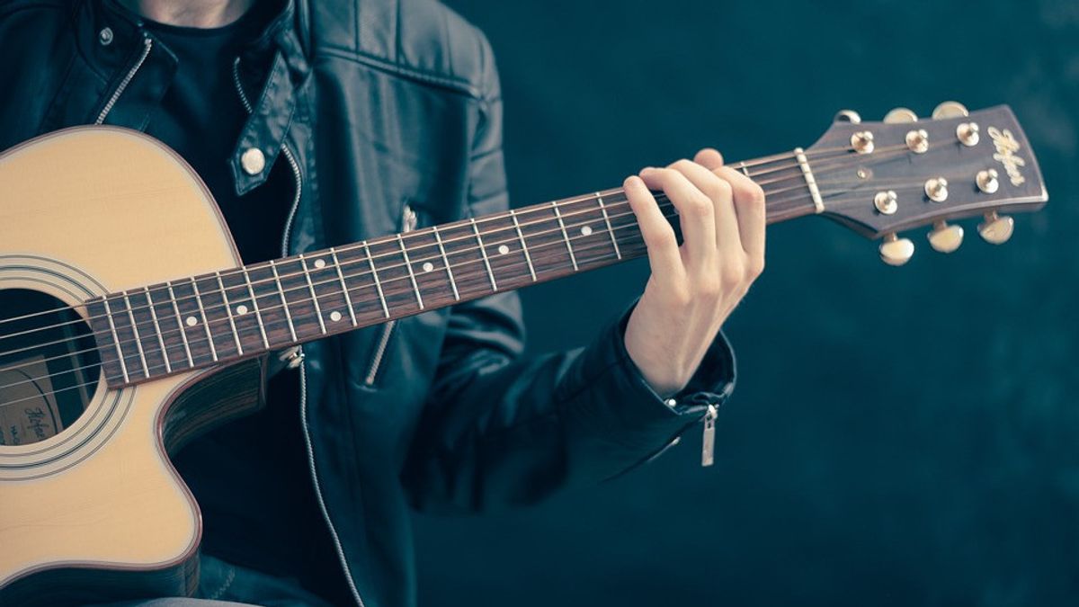 Tips Menggunakan Chordtela, Aplikasi Kunci Gitar <i>Online</i>