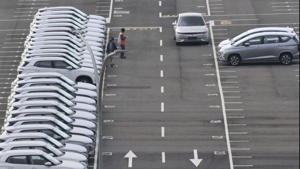 Ini Penyebab Stagnasi Pasar Mobil Baru Menurut Riset LPEM UI