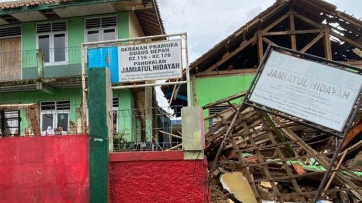 地震造成的严重破坏，宗教部为Cianjur的伊斯兰学校提供了132.2亿印尼盾